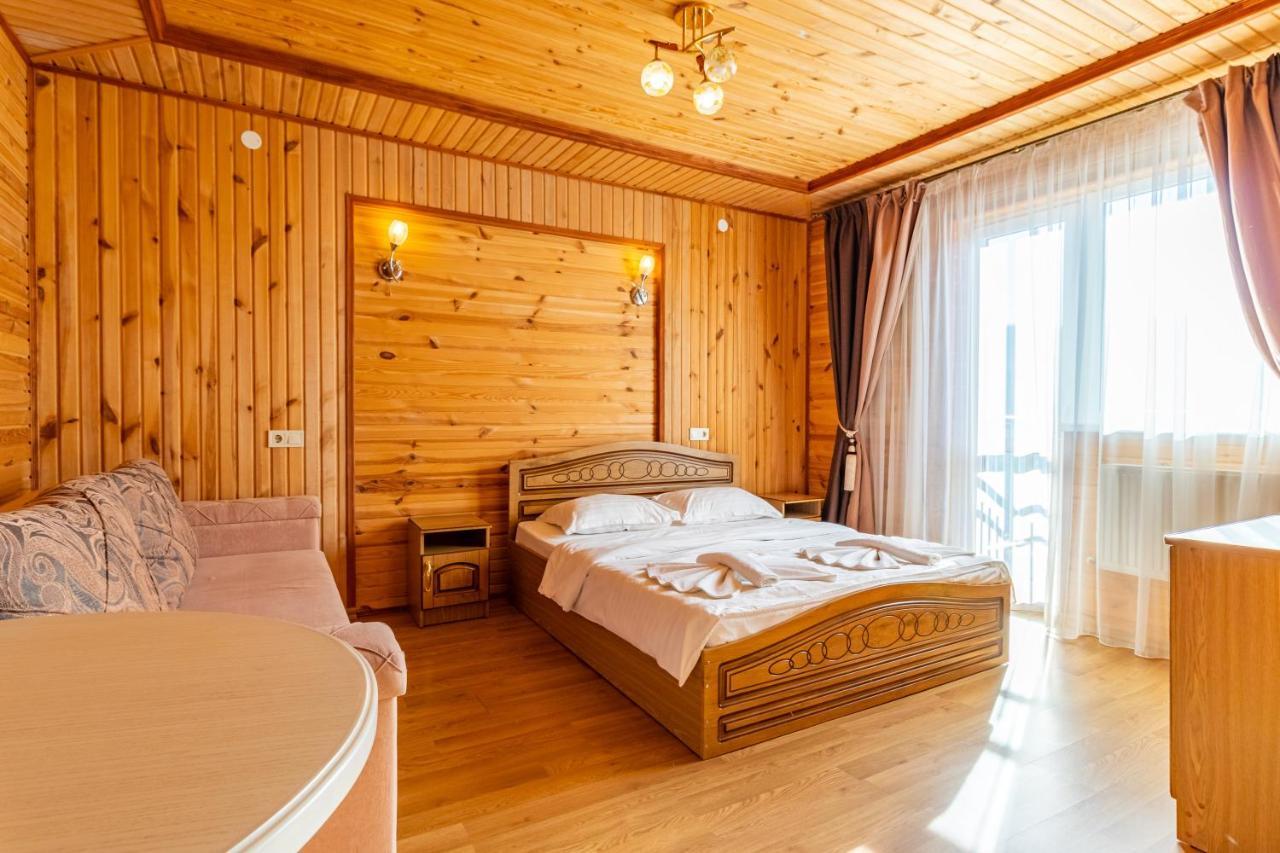 Hotel Zeleniy Bir Bukowel Exterior foto