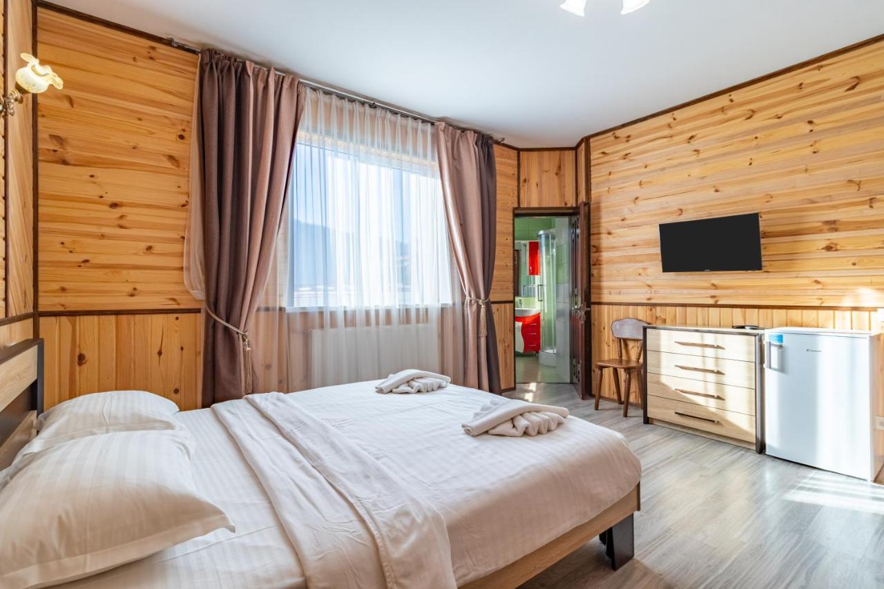 Hotel Zeleniy Bir Bukowel Exterior foto