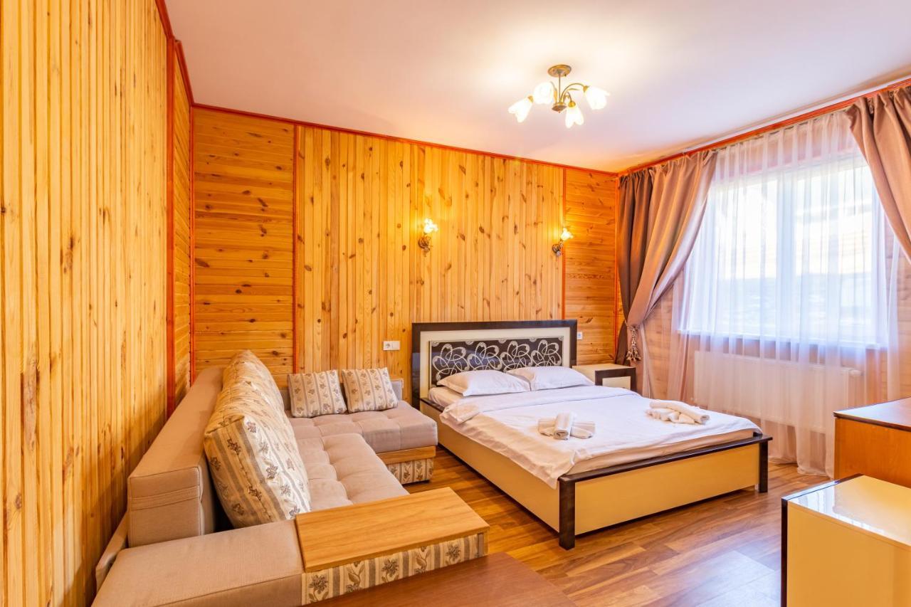 Hotel Zeleniy Bir Bukowel Exterior foto
